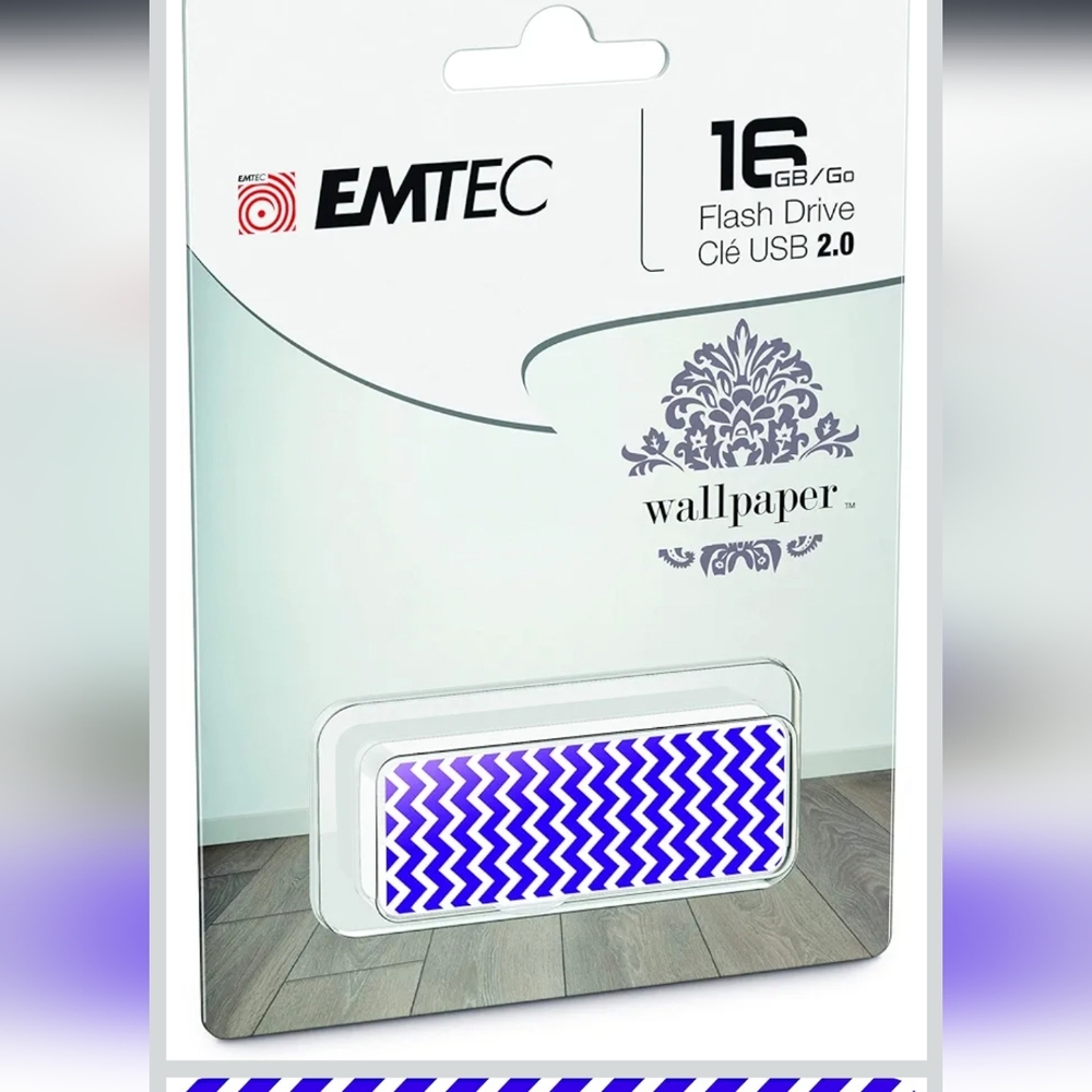 Emtec M700 Wallpaper Flash Drive